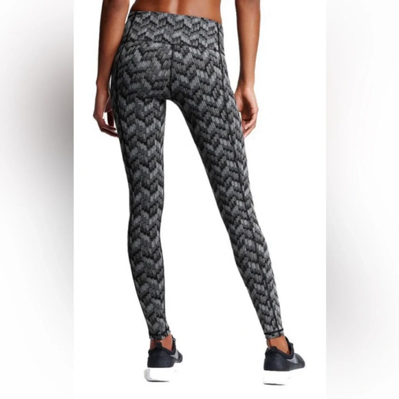 VICTORIA’S SECRET VSX Knockout Tight Pant - Medium - Geometric Print & Pink Logo - Picture 4 of 12